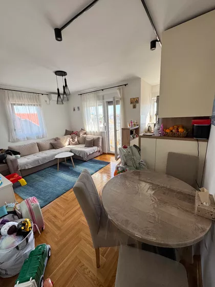 Univerzijade | 4zida.rs