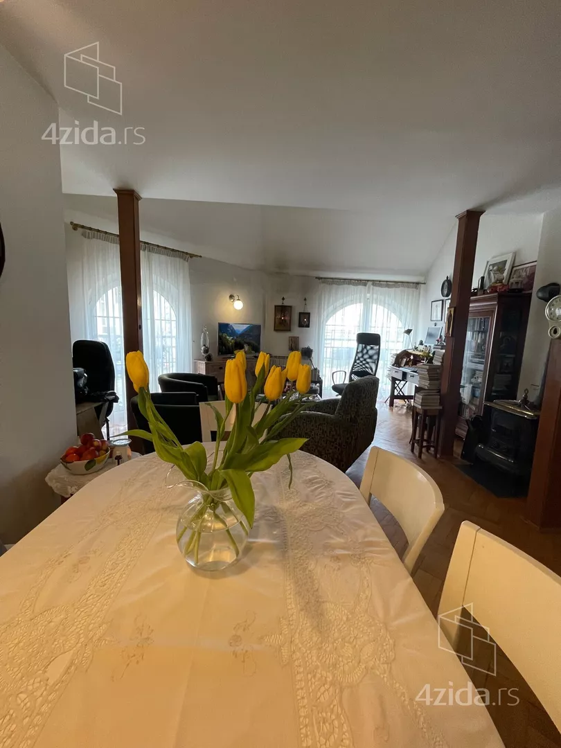 Troiposoban stan | 4zida