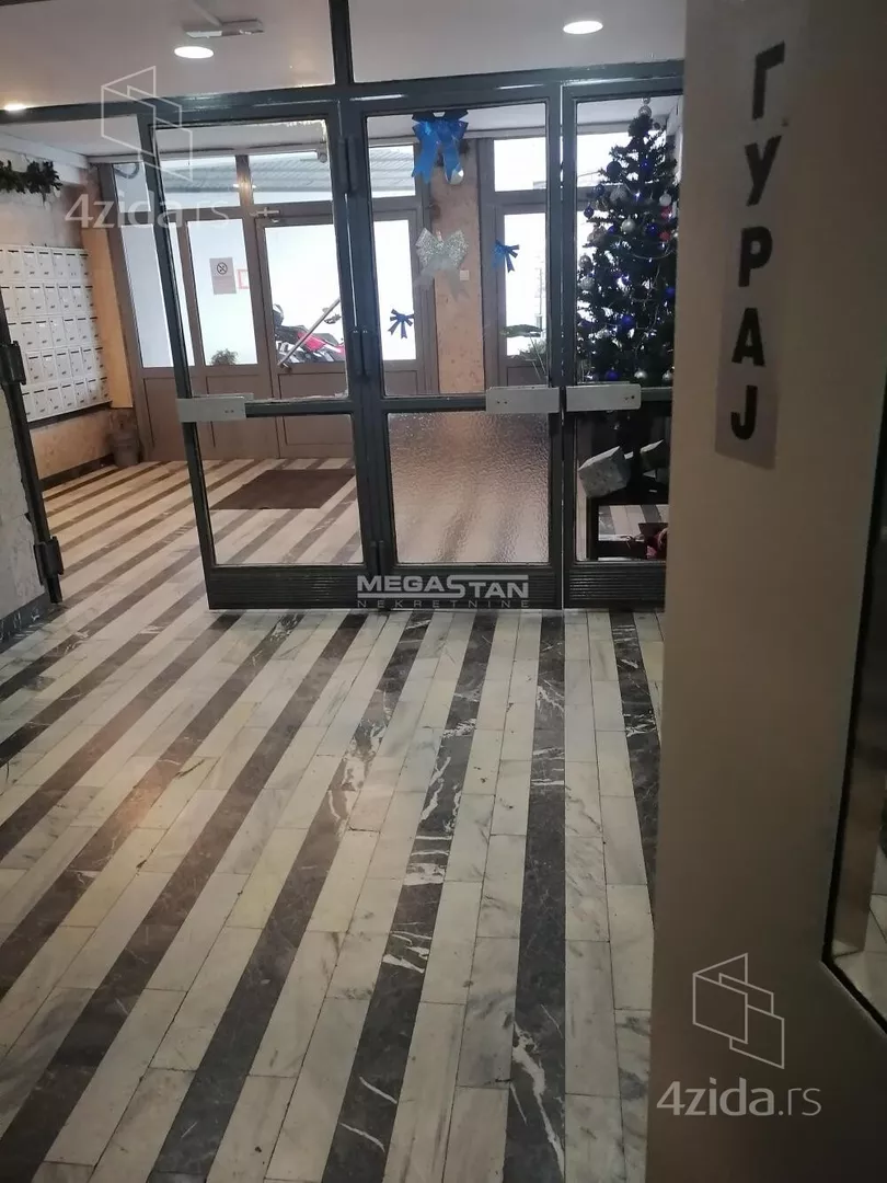 Troiposoban stan | 4zida