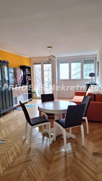 Pariske komune | 4zida.rs