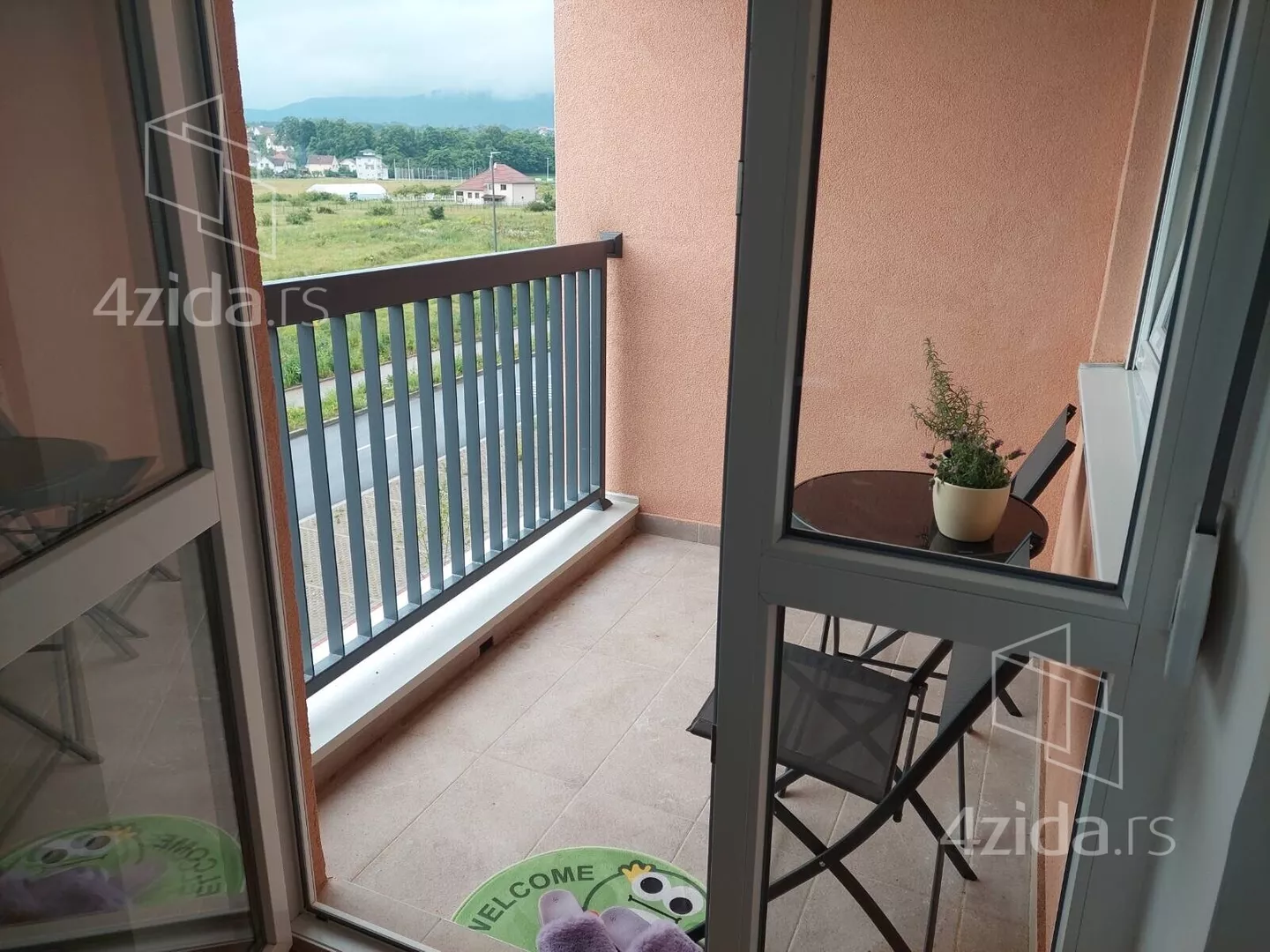 Troiposoban stan | 4zida