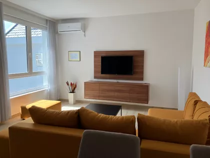 Gundulićeva 1 | 4zida.rs