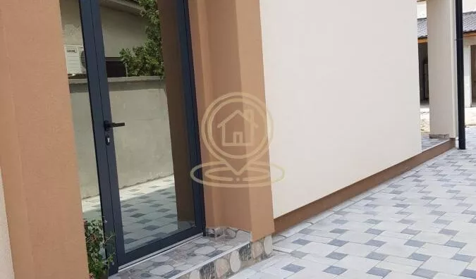 Poslovna zgrada | 4zida