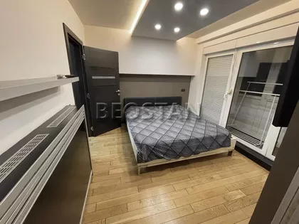 Knicaninova | 4zida.rs