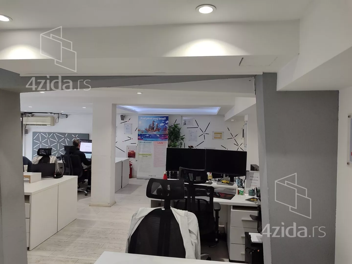 Poslovni prostor | 4zida