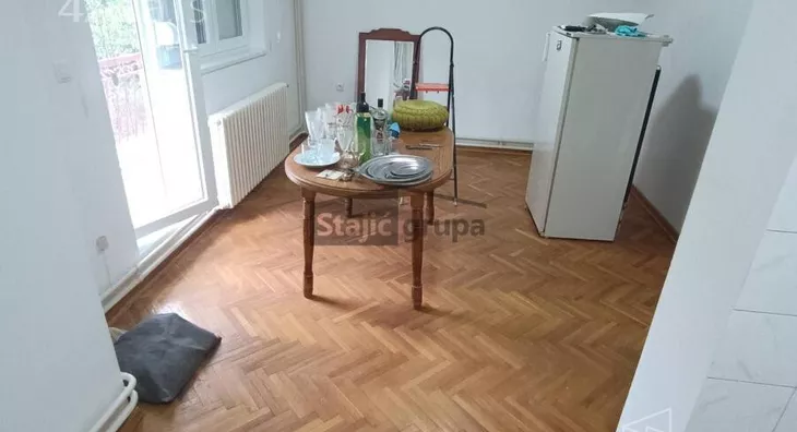 Četvoroiposoban stan | 4zida