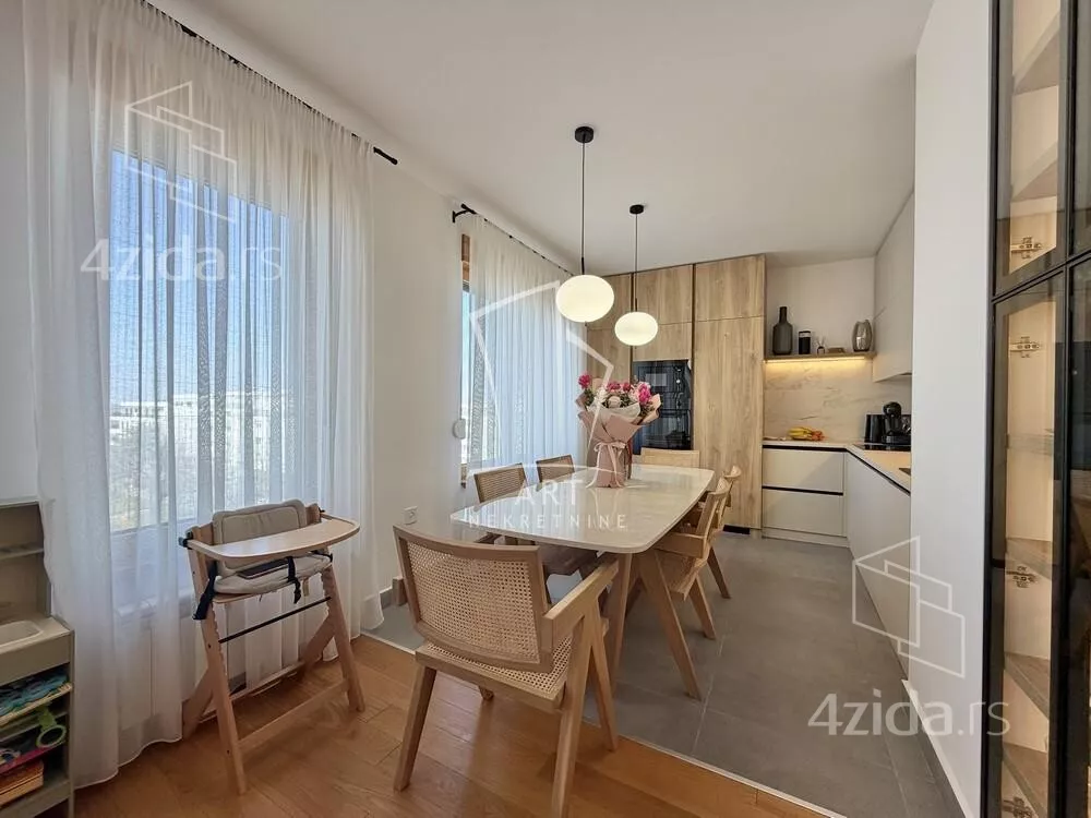 Četvorosoban stan | 4zida