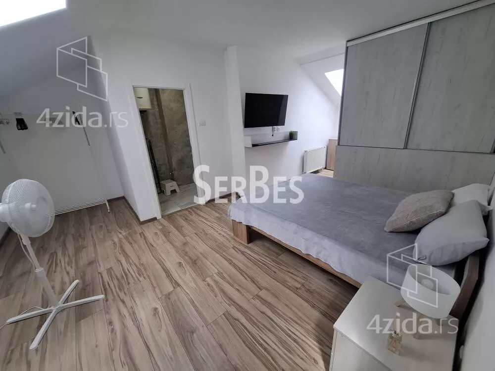 Troiposoban stan | 4zida