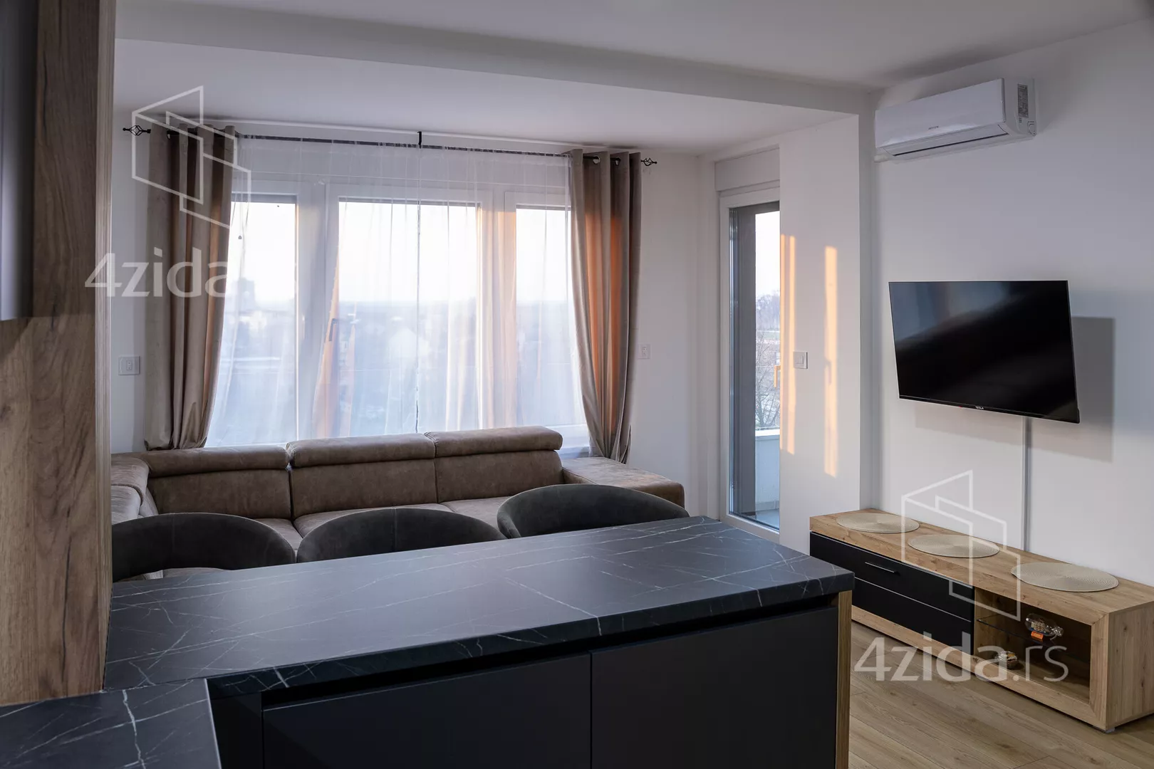 Jednoiposoban stan | 4zida