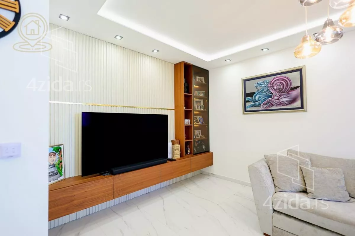 Petosoban stan | 4zida