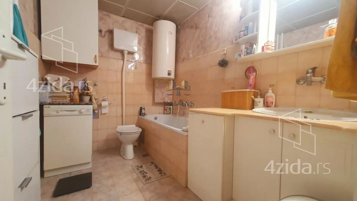 Petosoban stan | 4zida