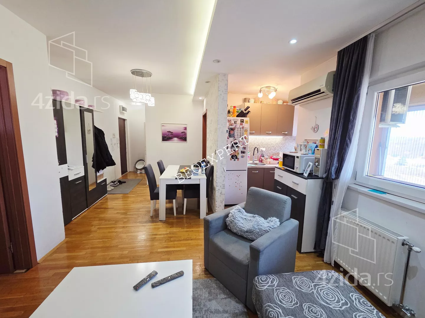 Dvoiposoban stan | 4zida