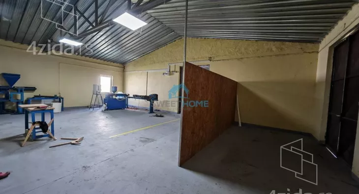 Poslovna zgrada | 4zida