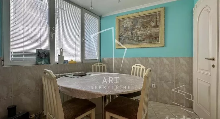 Petosoban stan | 4zida