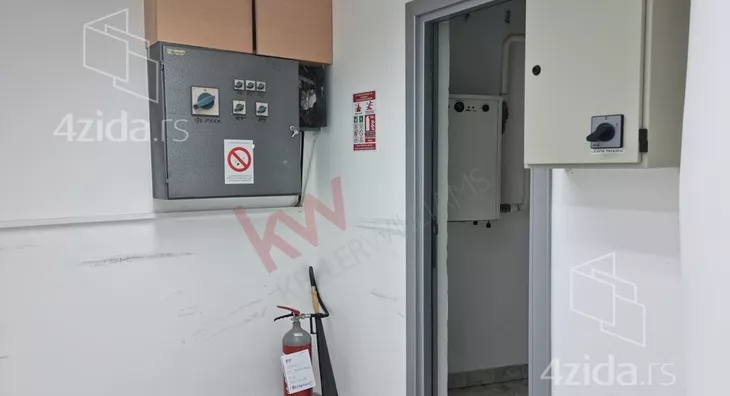 Poslovni prostor | 4zida