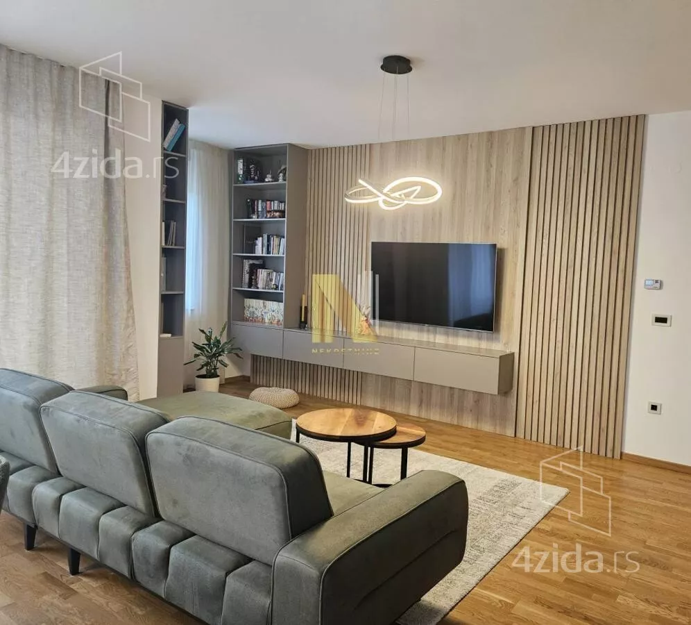 Četvoroiposoban stan | 4zida