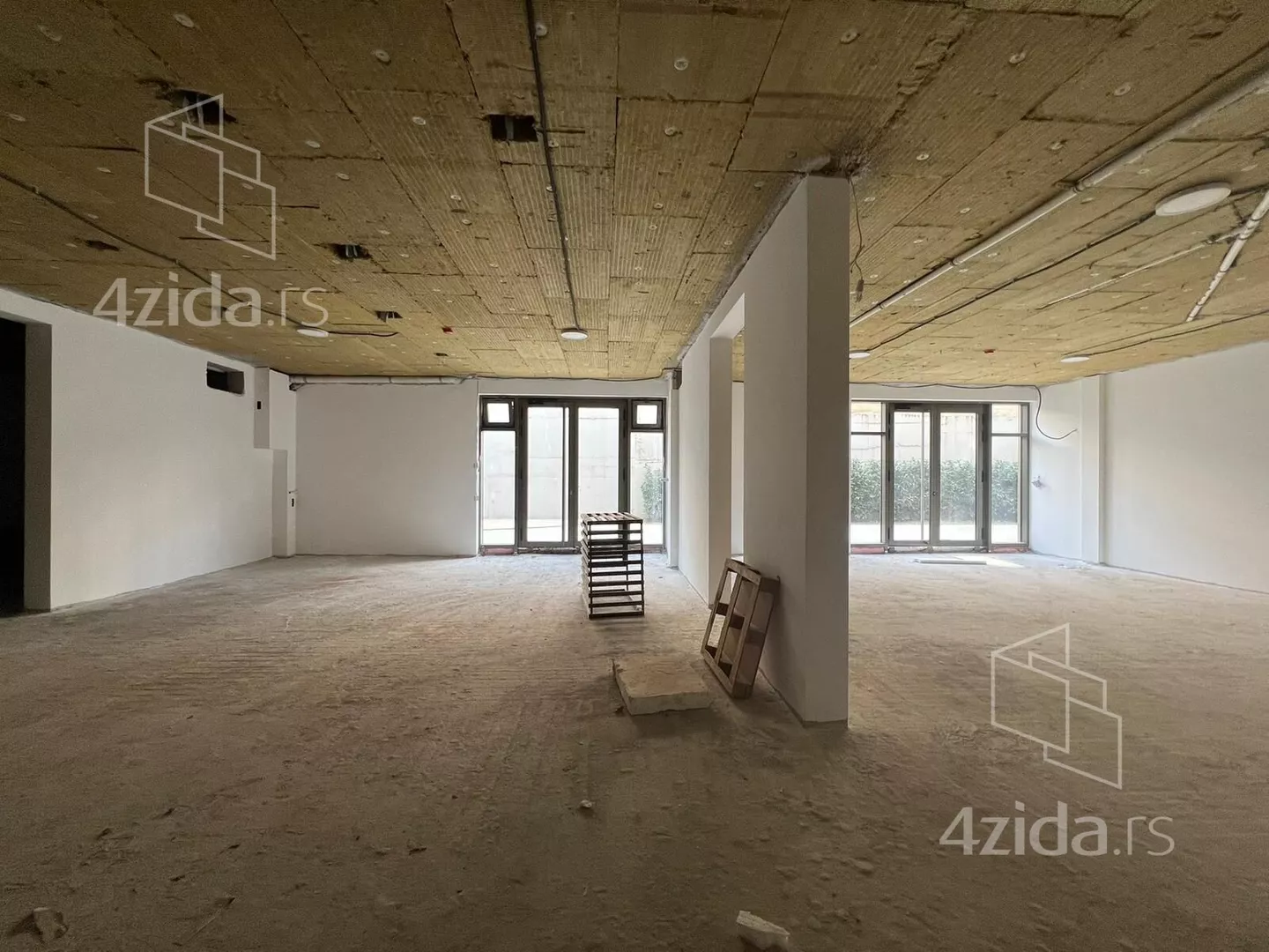 Lokal | 4zida
