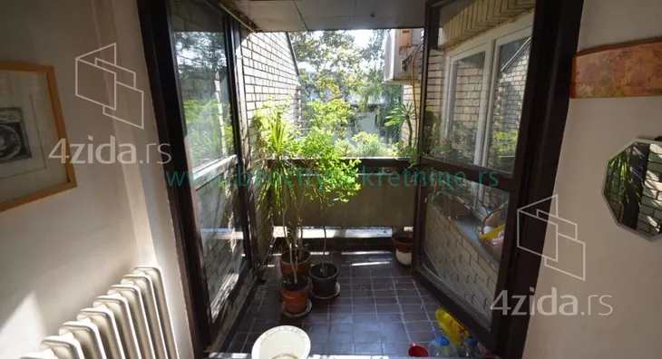 Šestosoban stan | 4zida