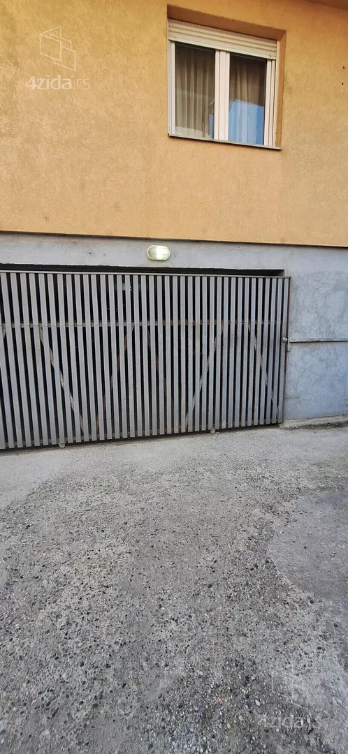 Garaža | 4zida
