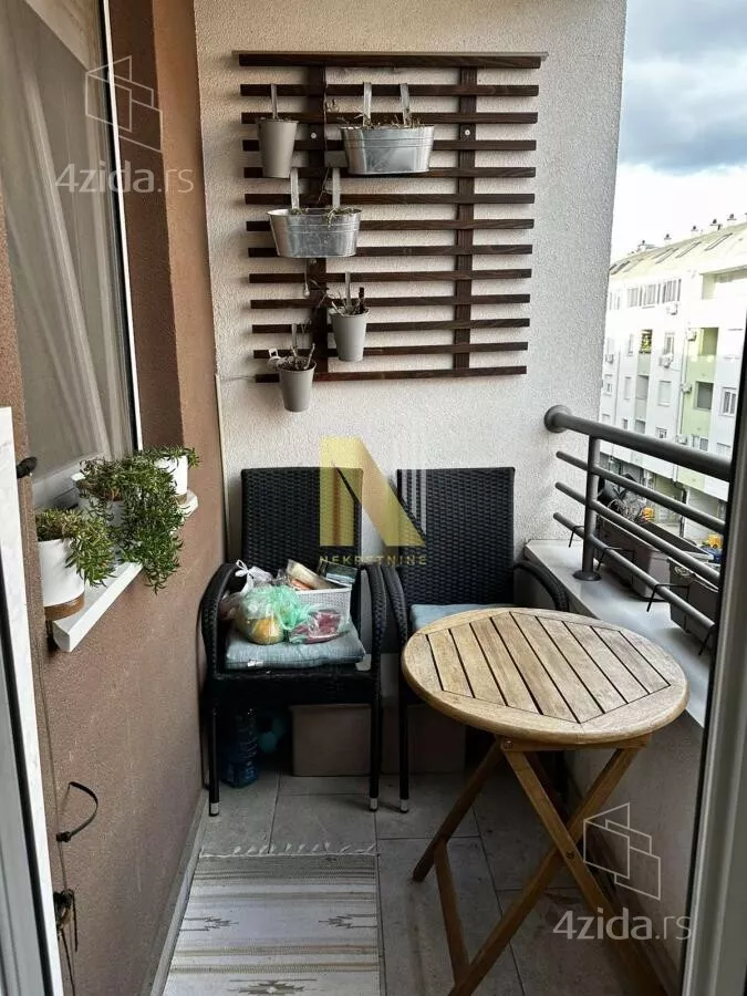 Dvoiposoban stan | 4zida