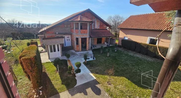 4-etažna kuća | 4zida