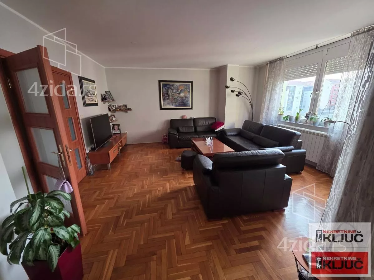 Četvorosoban stan | 4zida