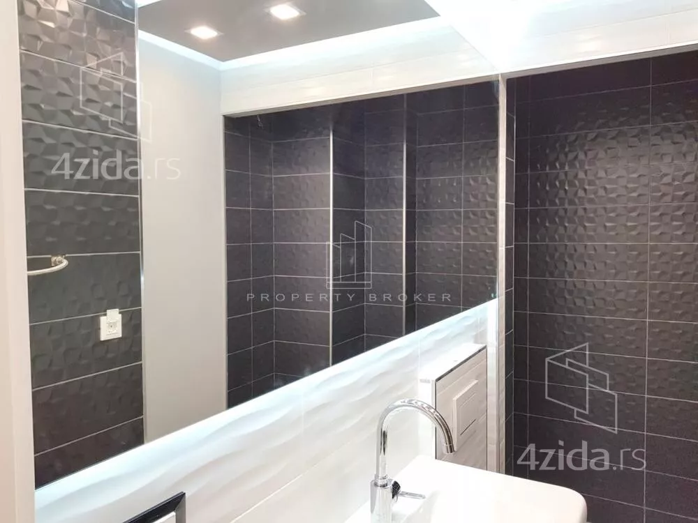 Lokal | 4zida