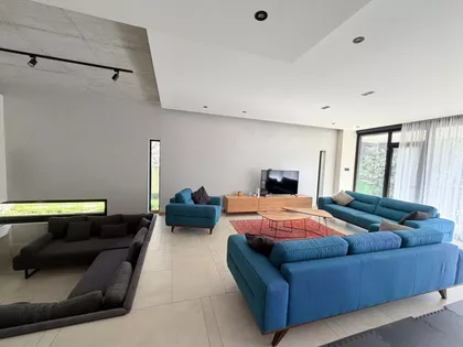 Autokomanda | 4zida.rs