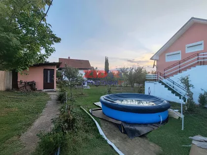 Božurova | 4zida.rs