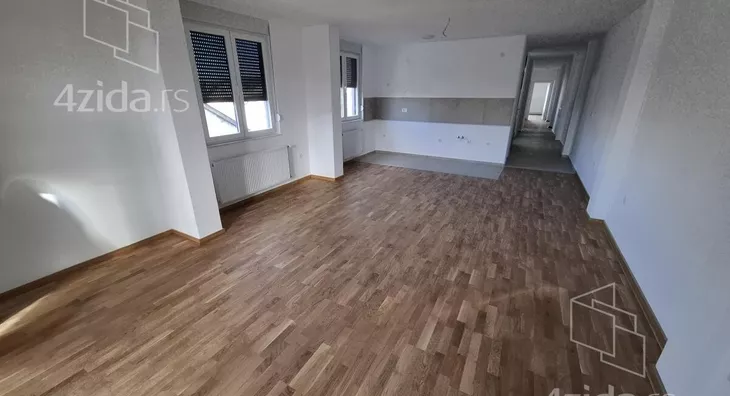Četvoroiposoban stan | 4zida