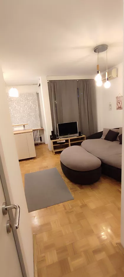 Antifašističke Borbe 43 | 4zida.rs