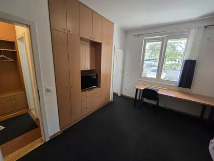 Gvozdićeva | 4zida.rs