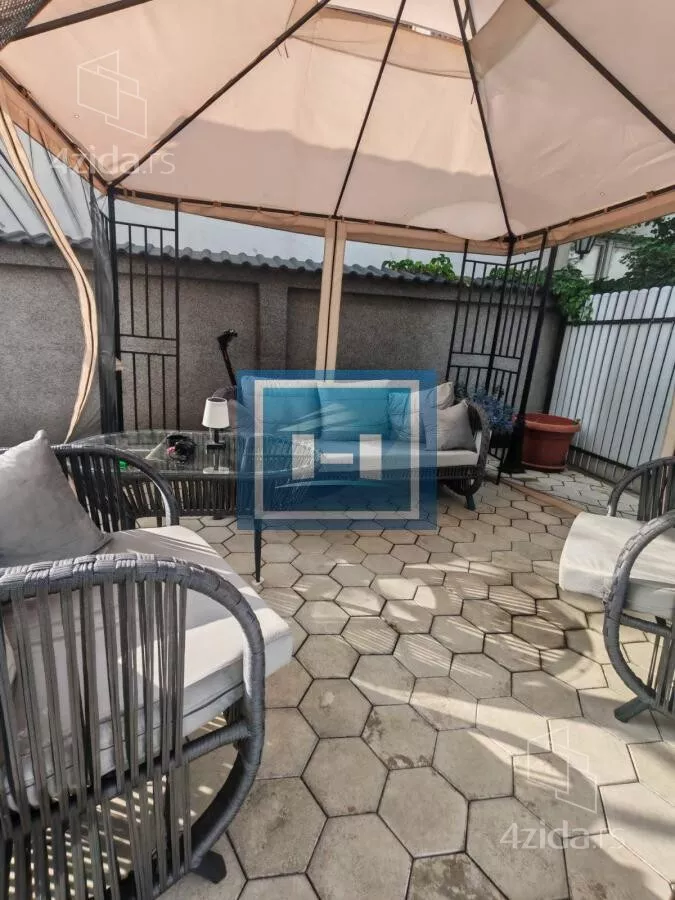 Petosoban stan | 4zida