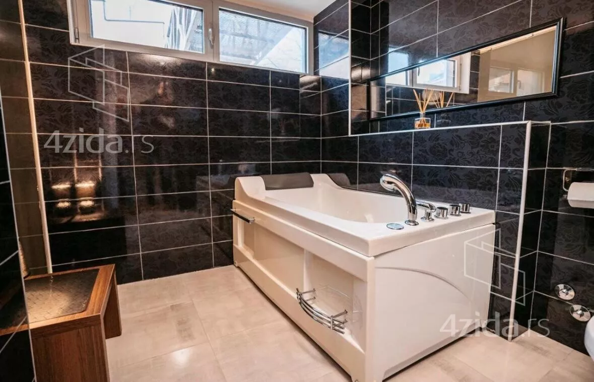 Turistički objekat | 4zida