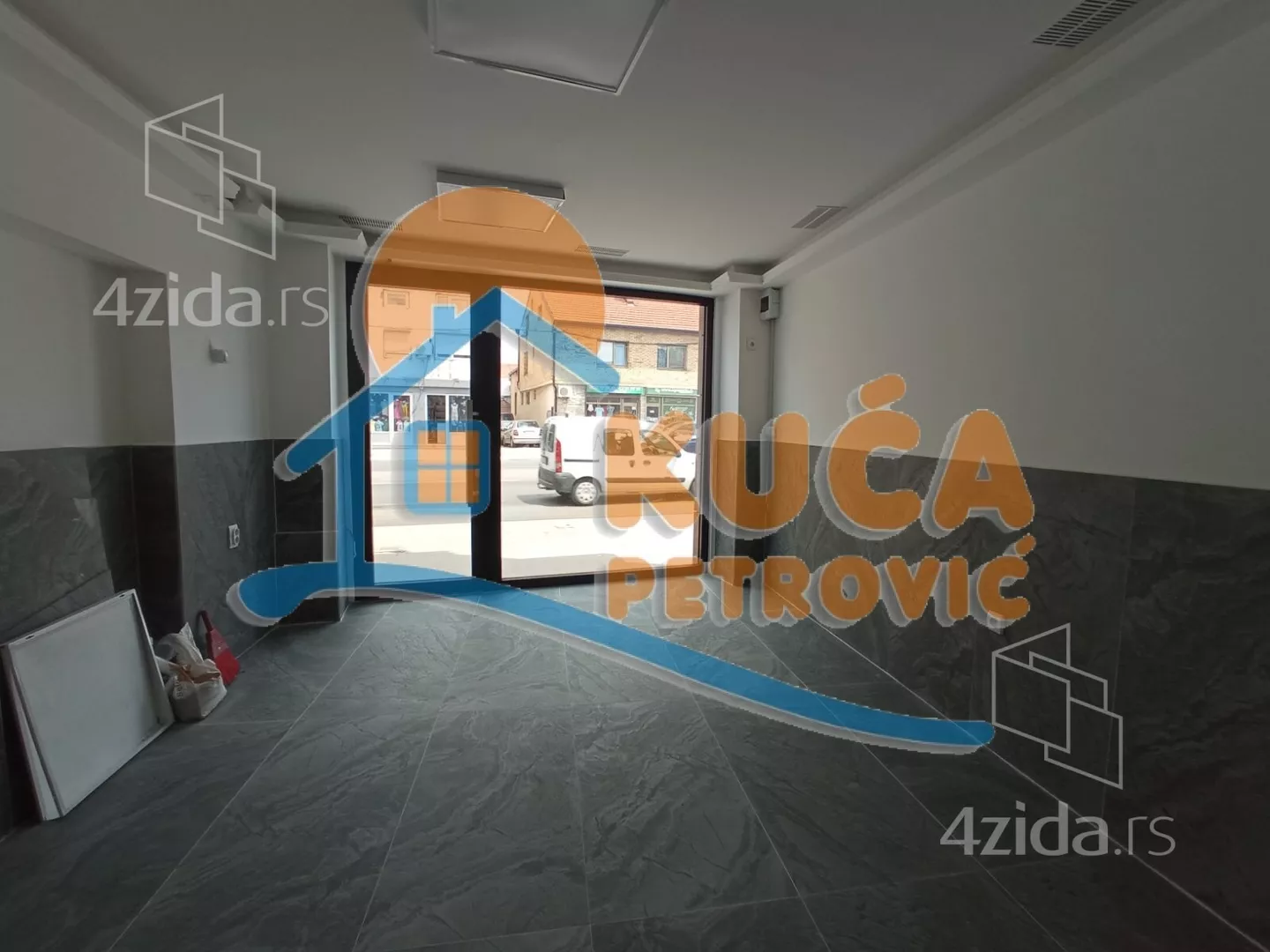 Lokal | 4zida