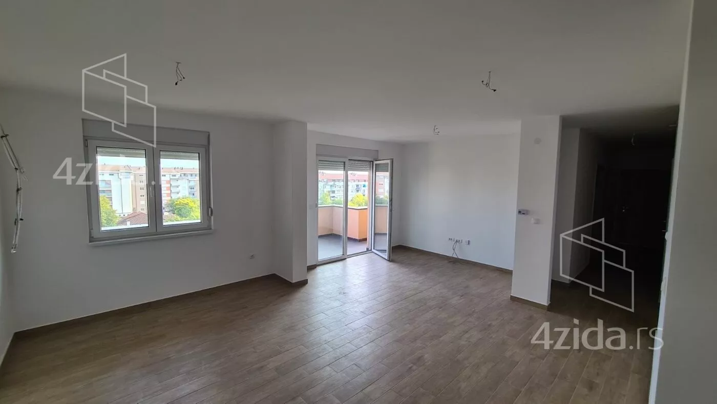 Četvoroiposoban stan | 4zida