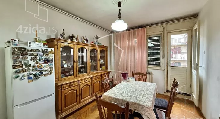 Petosoban stan | 4zida