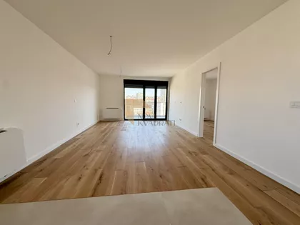 Autokomanda | 4zida.rs