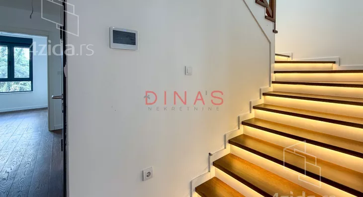 Šestosoban stan | 4zida