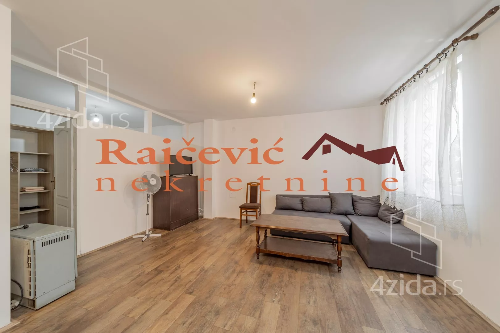 Jednoiposoban stan | 4zida