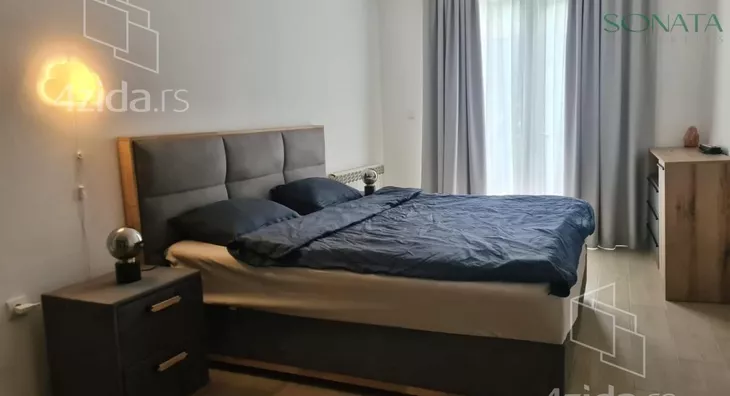 Šestosoban stan | 4zida