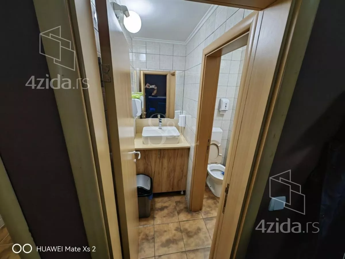 Lokal | 4zida