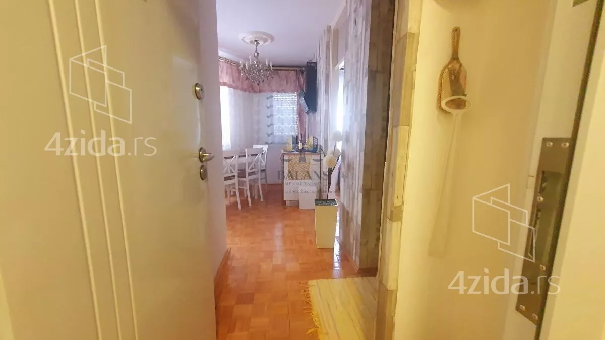 Petosoban stan | 4zida