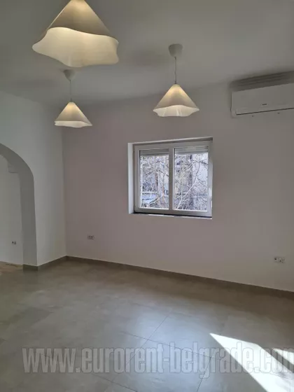 KLINIČKI CENTAR | 4zida.rs