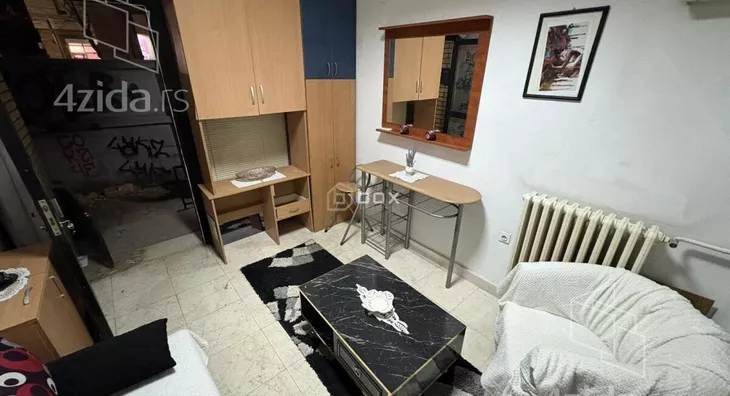 Poslovna zgrada | 4zida