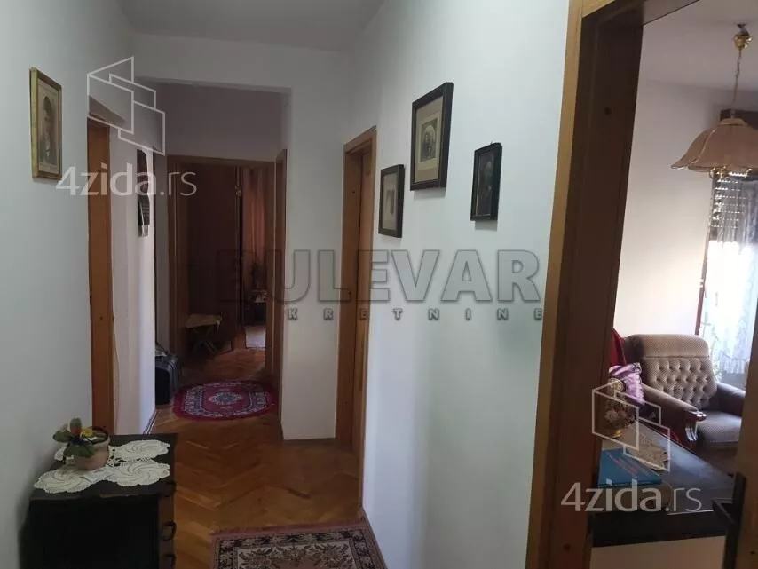 Troiposoban stan | 4zida