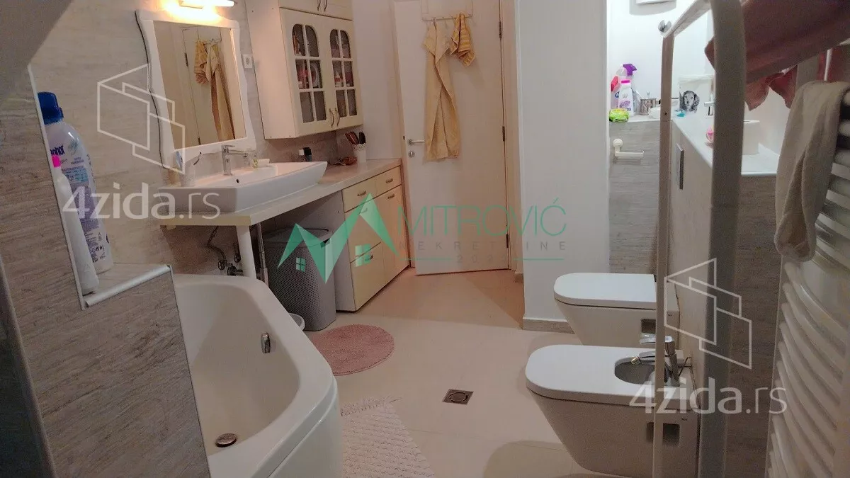 Petosoban stan | 4zida