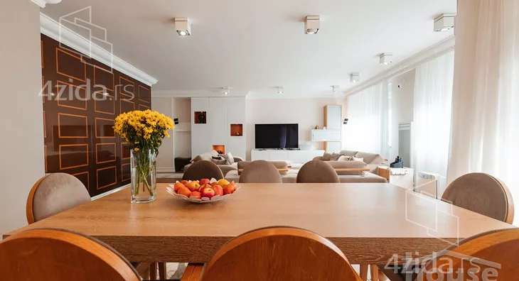 Šestosoban stan | 4zida