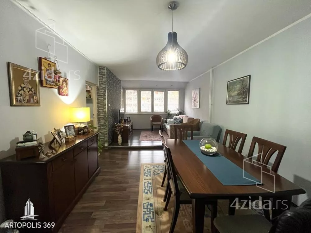 Dvoiposoban stan | 4zida