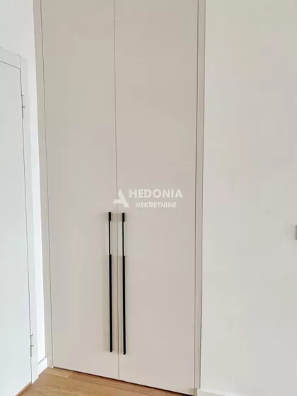 Nikolaja Kravcova | 4zida.rs